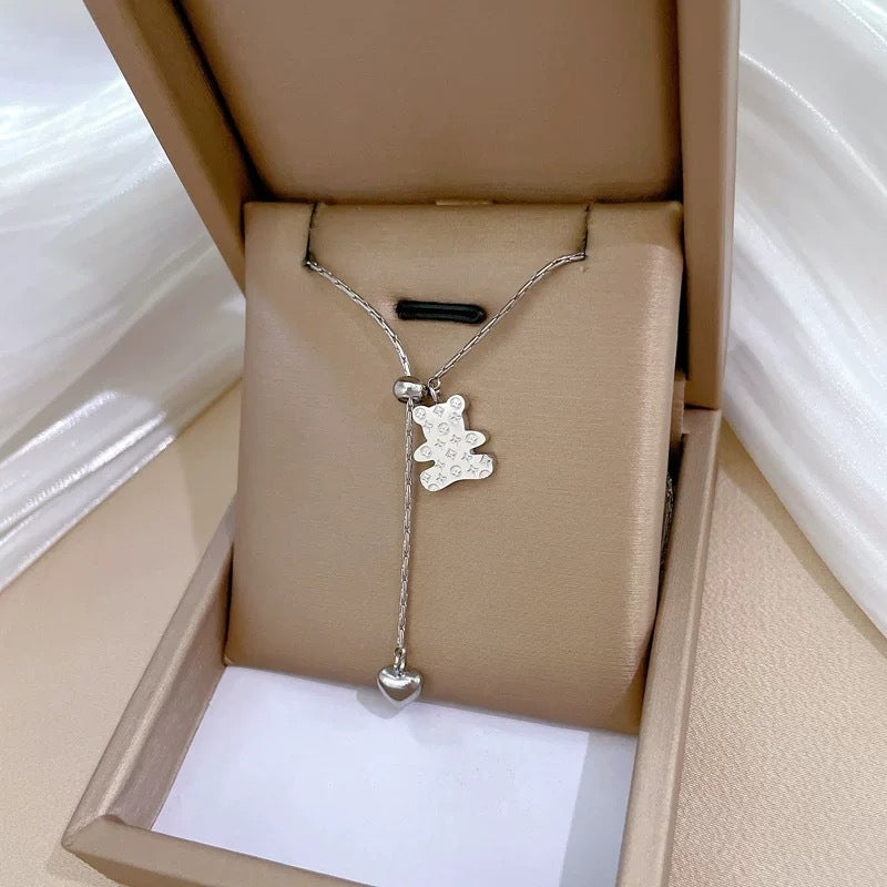 Minimalist Bear-Shaped Titanium Steel Pendant Necklace for Women with Plated Finish and Delicate Clavicle Chain