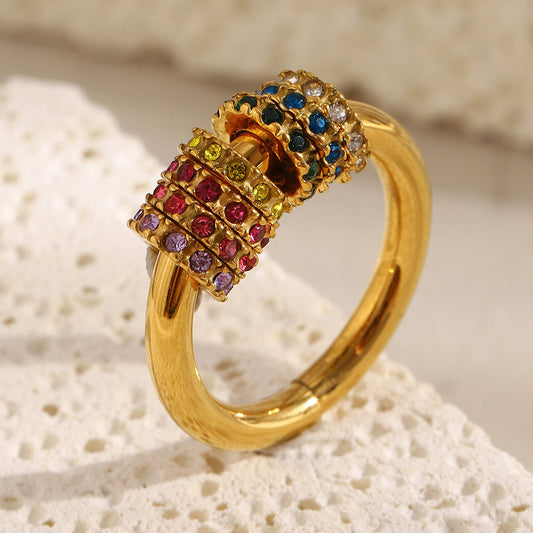Anillo minimalista geométrico de acero inoxidable con baño de oro de 18 quilates y circonitas de colores para mujer