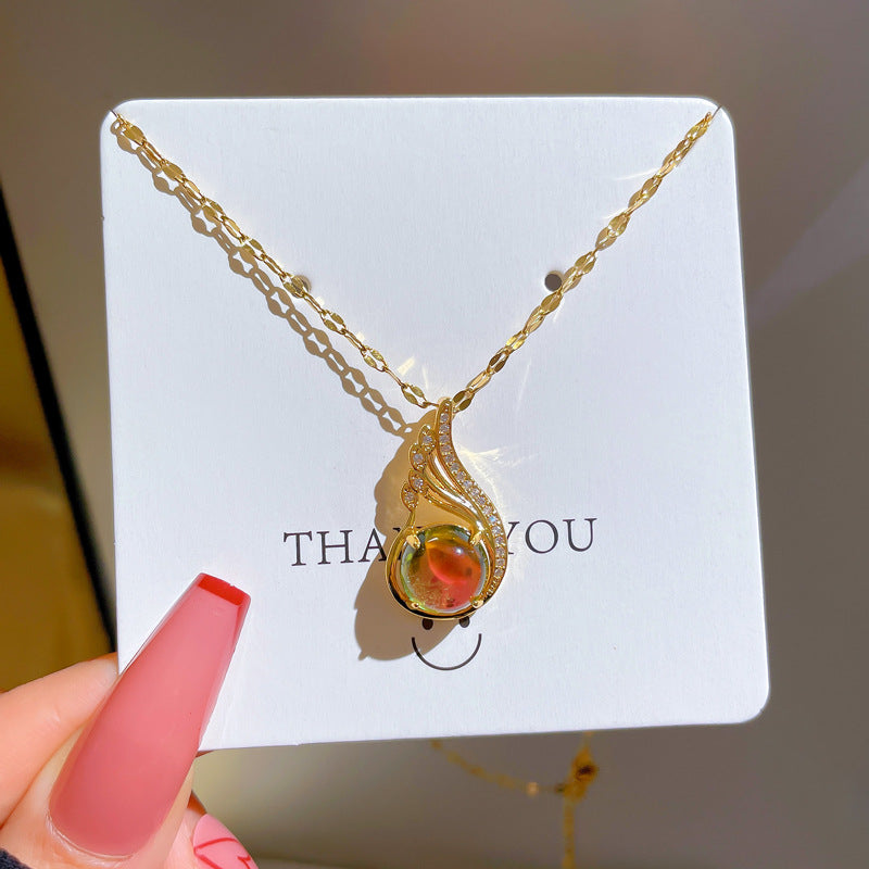 Collana con ciondolo geometrico in acciaio al titanio di lusso con strass micro-incastonati per donna, catena a clavicola con stile bohémien e motivo a stella