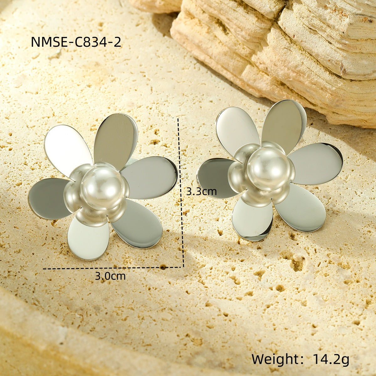 Pendientes de tuerca de acero inoxidable con forma de flor geométrica minimalista para mujer con acabado chapado