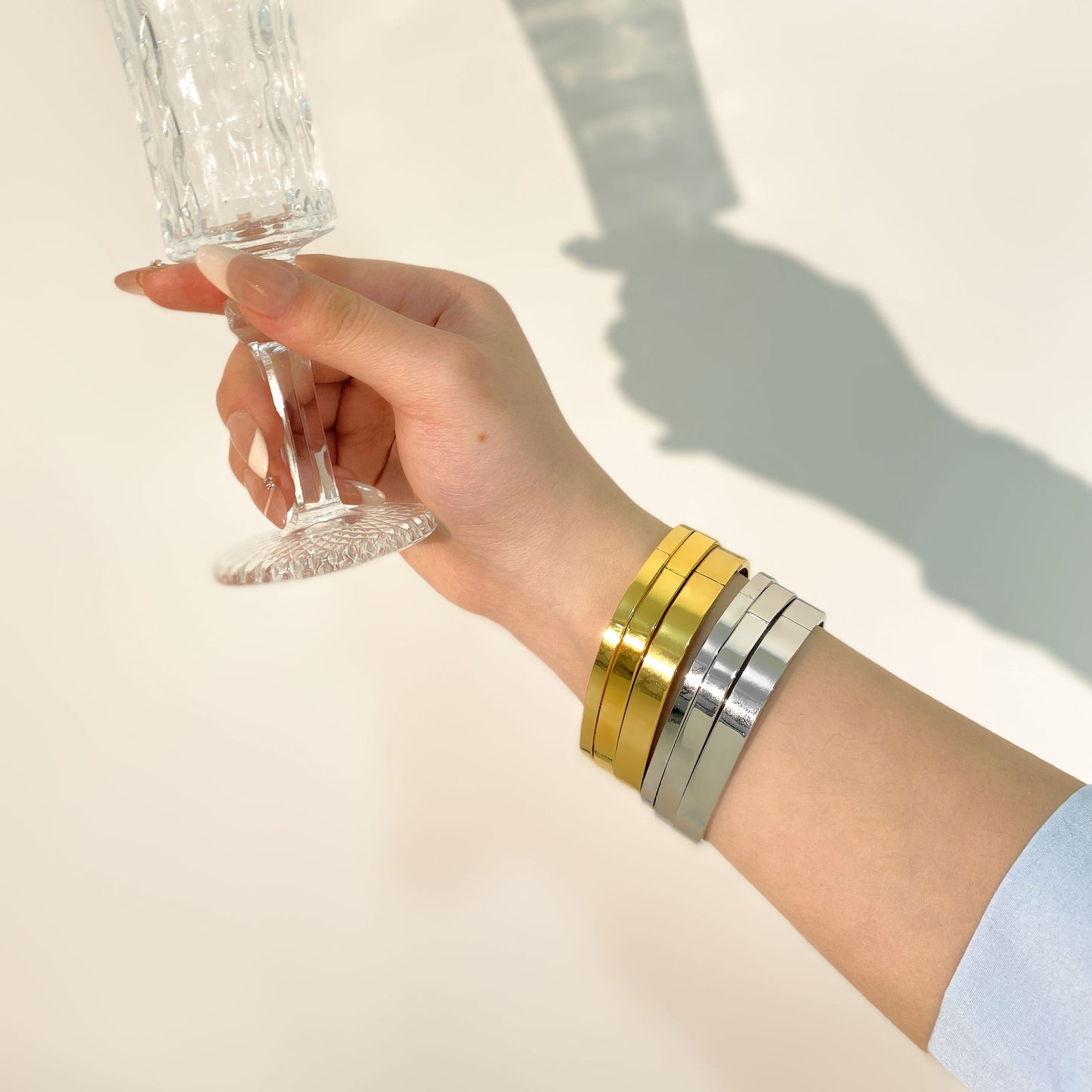 Bracciale Quadrato Minimalista in Acciaio Inossidabile con Placcatura in Oro 18K da Donna