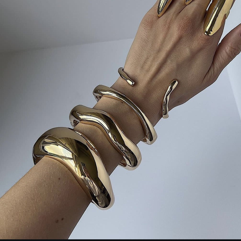 Fashion Trendy Exaggerated Geometric Plated Alloy Bracelet with Smooth Line Design
