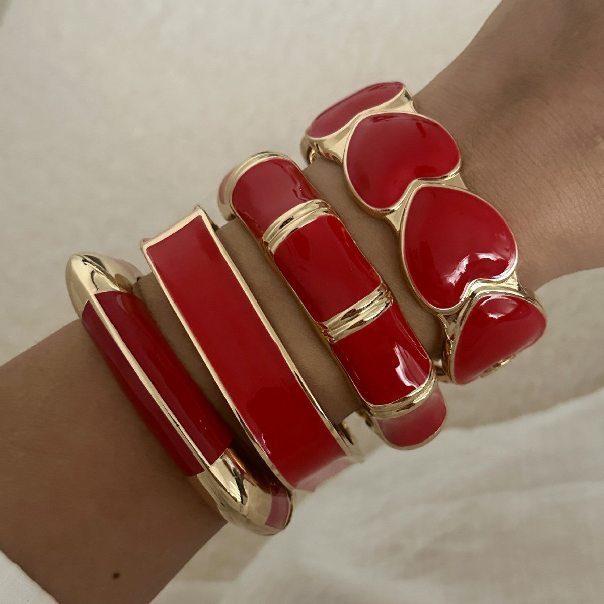 Bracciale elastico aperto a cuore geometrico bohémien vintage rosso smaltato