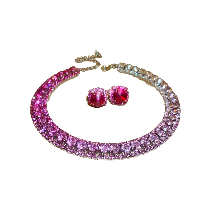 Parure elegante composta da collana con ciondolo geometrico e orecchini a perno da donna, in rame placcato