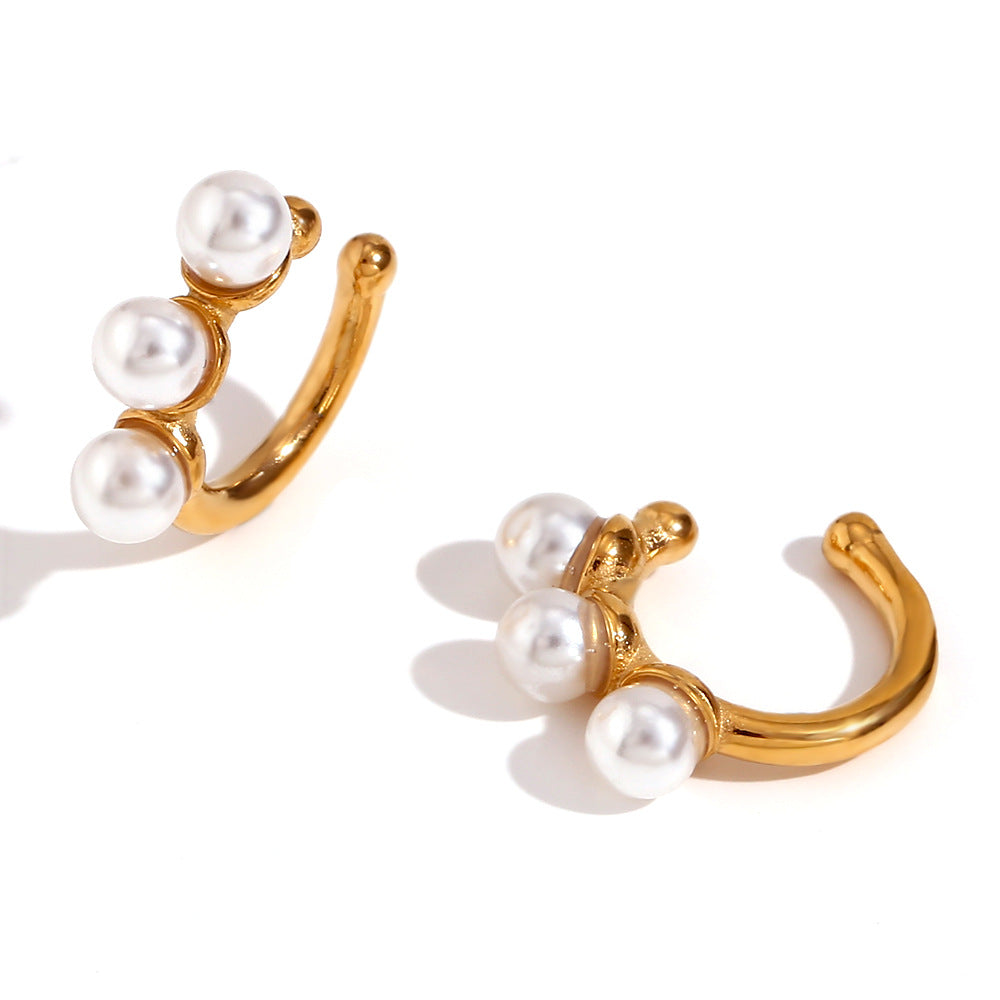 Clips de Oreja Minimalistas Geométricos de Acero Inoxidable con Baño de Oro de 18K y Tres Perlas para Mujer