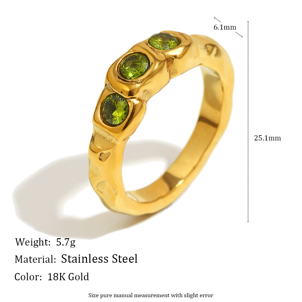 Anello da donna minimalista geometrico in acciaio inossidabile con placcatura in oro 18 carati e tre pietre di zirconi cubici