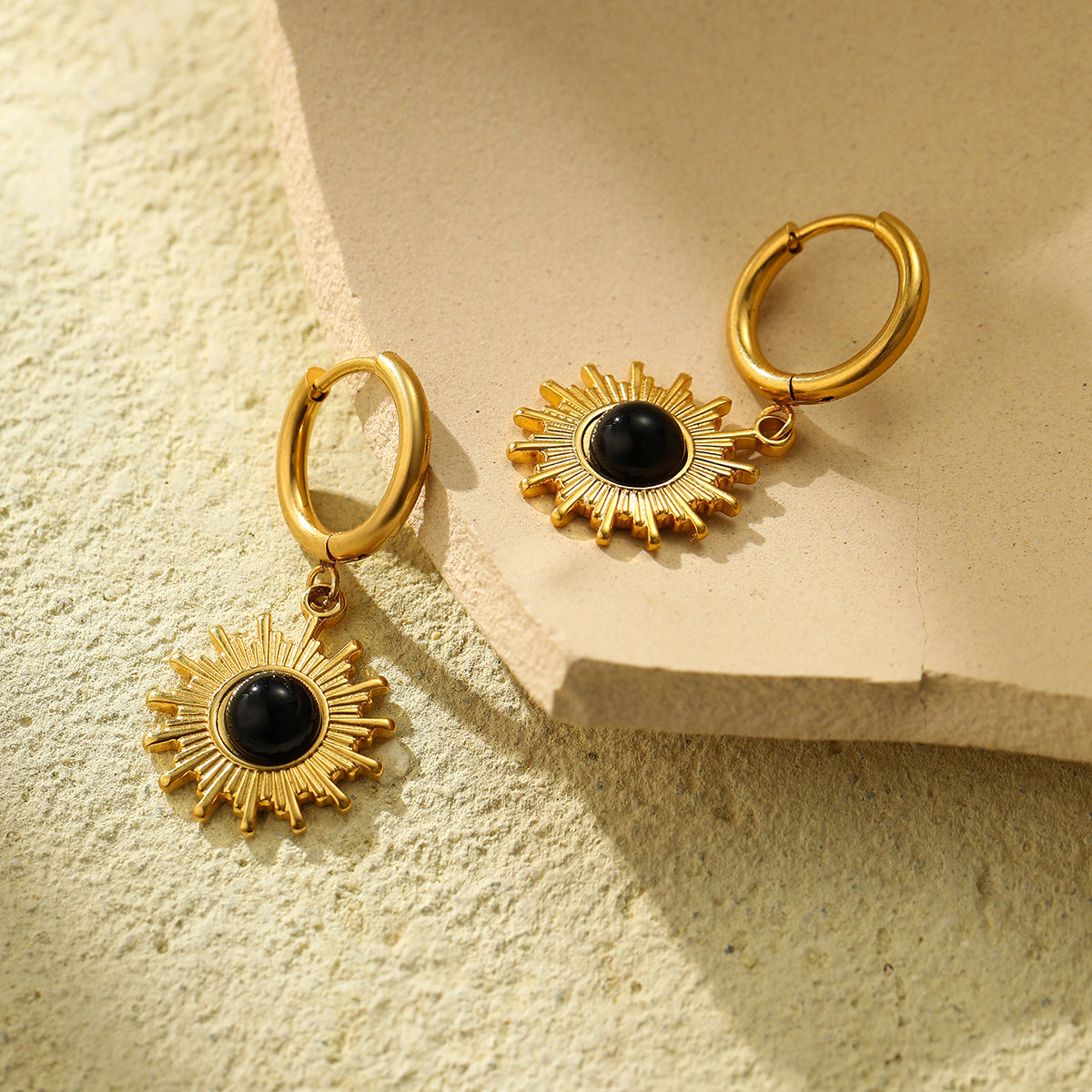 Pendientes de acero de titanio con forma de girasol vintage, incrustaciones de piedra natural y acabado chapado para mujer