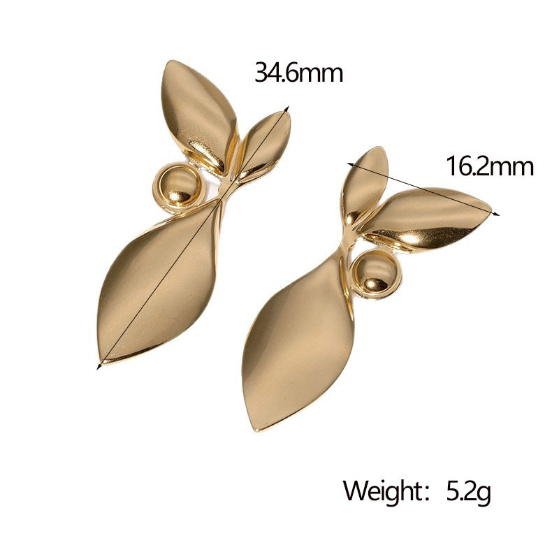 Orecchini in titanio a forma di foglia stile naturale con placcatura in oro 18 carati per donna, perno in acciaio inossidabile ipoallergenico, design lussuoso e minimalista