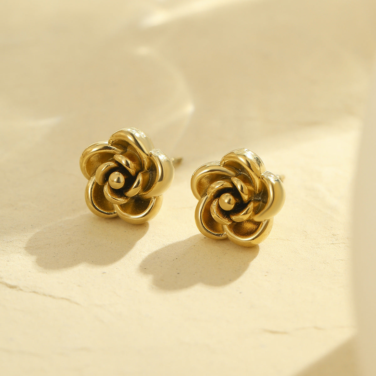 Orecchini a perno da donna con fiori 3D in acciaio inossidabile placcato oro 18 carati Fashion OL