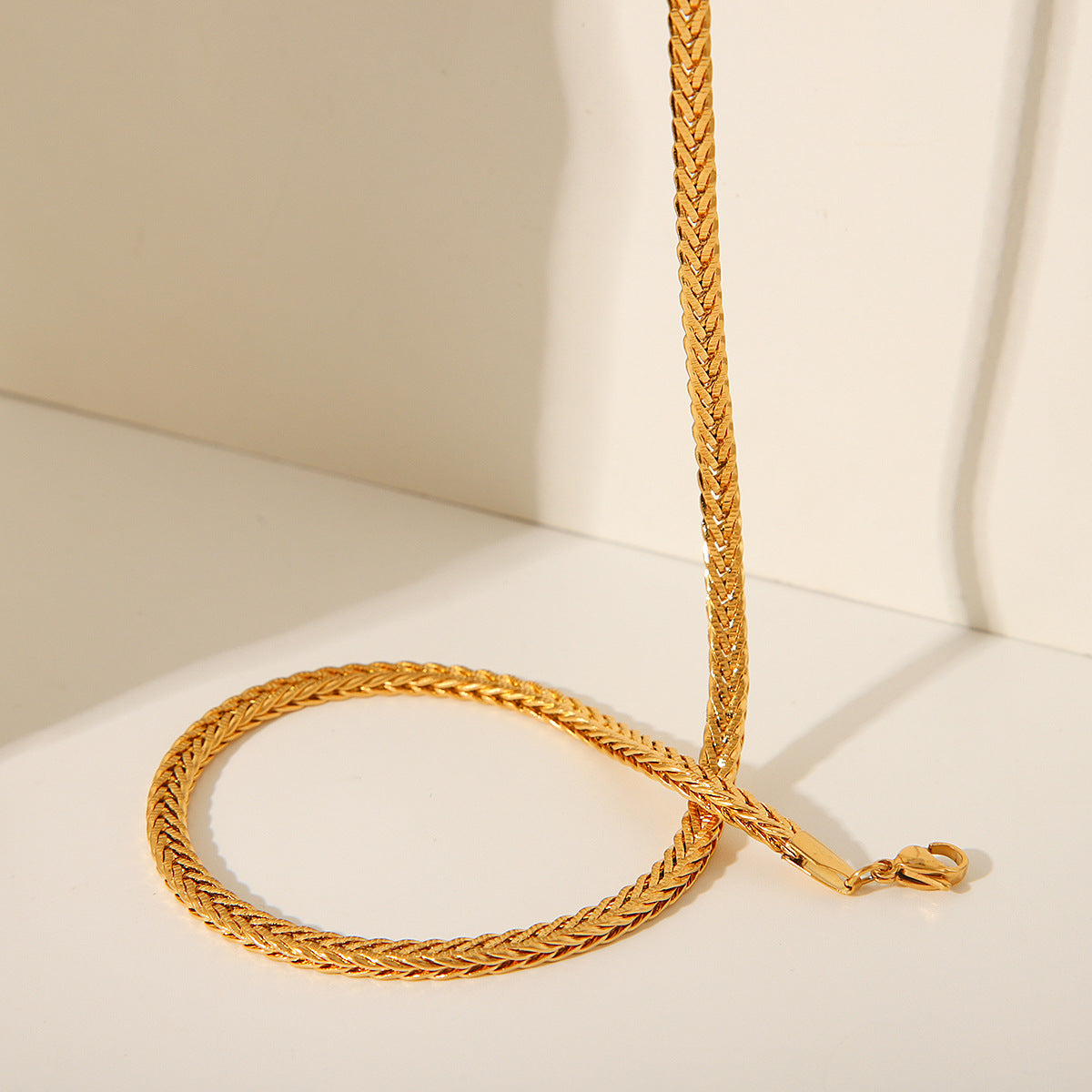 Ins Style Geometric Titanium Steel Necklace 18K Gold Plated Stainless Steel Clavicle Chain for Women
