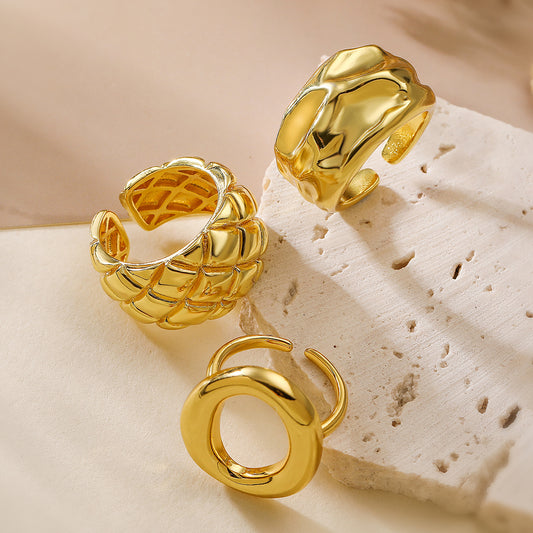Anillo Abierto Geométrico Minimalista para Mujer Hecho de Latón con Baño de Oro Accesorio de Moda de Inspiración Vintage
