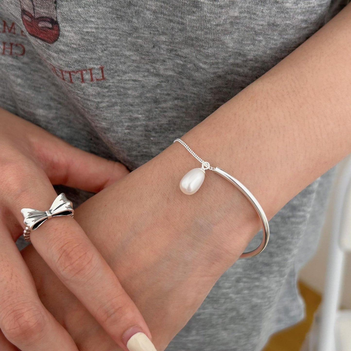 Bracciale Minimalista Geometrico con Perle in Argento Sterling S925 da Donna