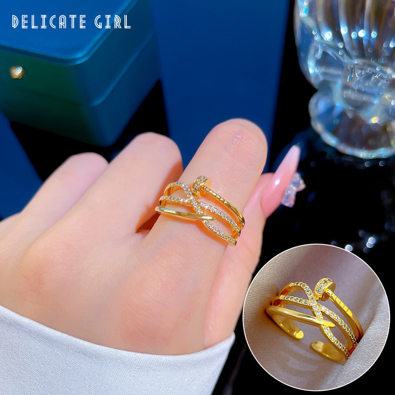 Anello Minimalista Regolabile a Torsione in Ottone con Intarsio di Strass, Design a Corona per l'Uso Quotidiano Femminile e Come Regalo di Compleanno