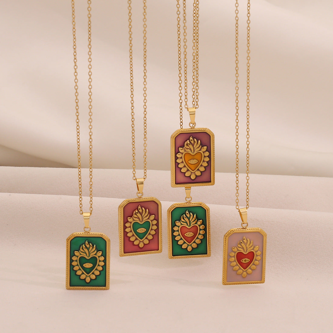 Fashionable Heart-Shaped Tarot Pendant Necklace in Stainless Steel with Enamel Finish for Women