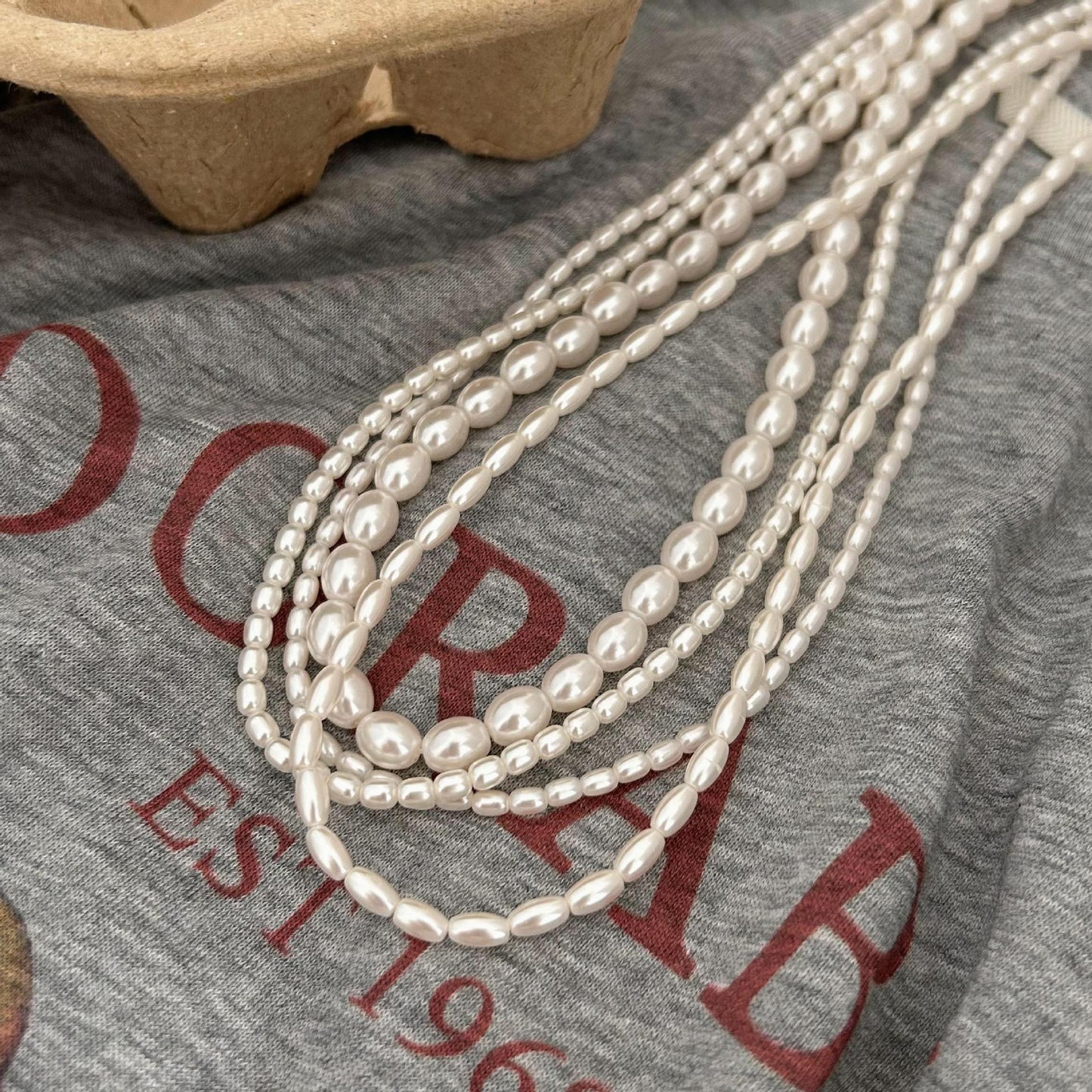 Collana Pendente Geometrica Minimalista in Argento Sterling 925 con Intarsio di Strass e Catena a Croce