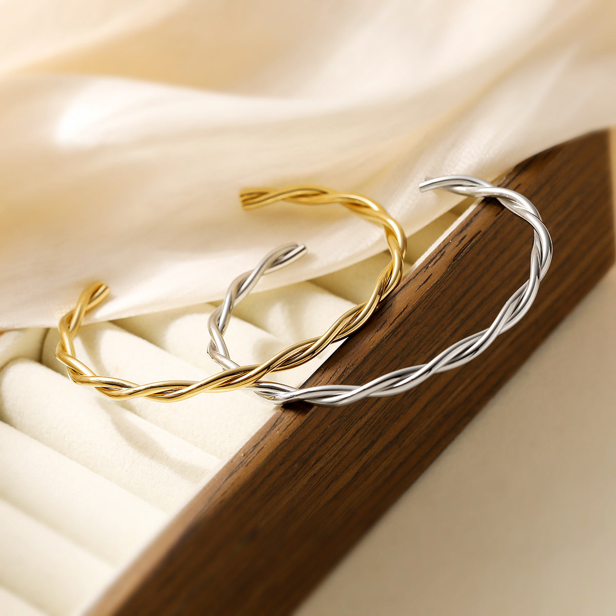 Minimalist Irregular C-Shaped Stainless Steel Bracelet for Women with 18K Gold Plating