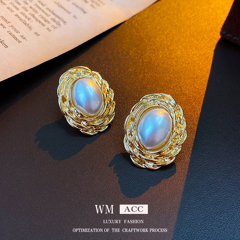 Vintage Artistic Oval Pearl Stud Earrings in Sterling Silver with Gold Plating for Women