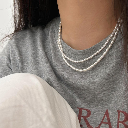 Collana Pendente Geometrica Minimalista in Argento Sterling 925 con Intarsio di Strass e Catena a Croce