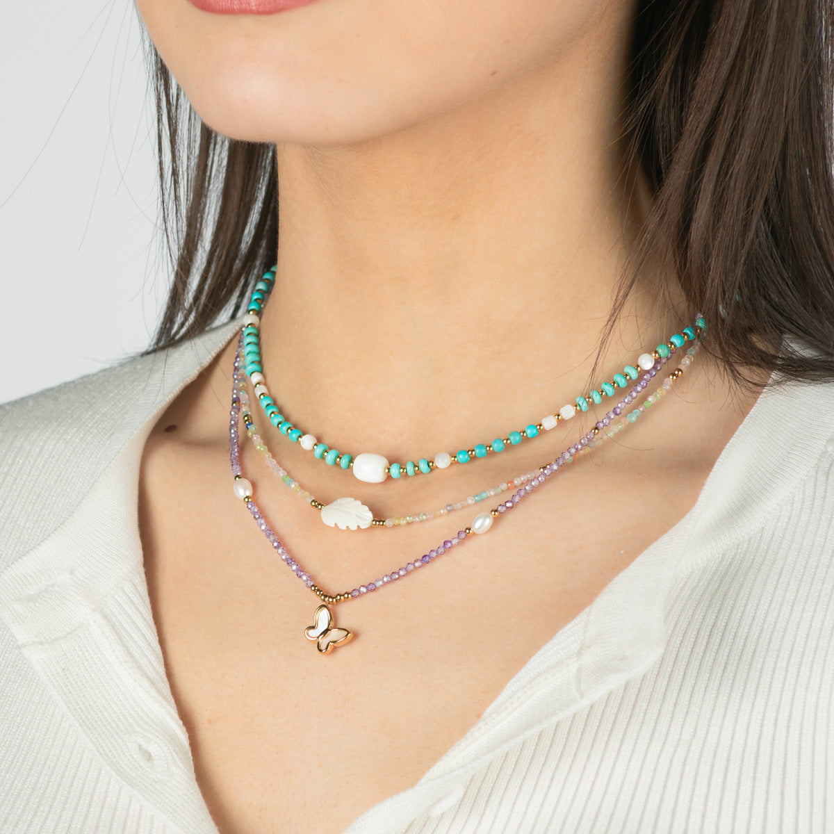 Collar con Colgante de Lazo y Pluma de Acero Inoxidable a la Moda con Piedra Natural Turquesa y Cuentas de Colores para Mujer