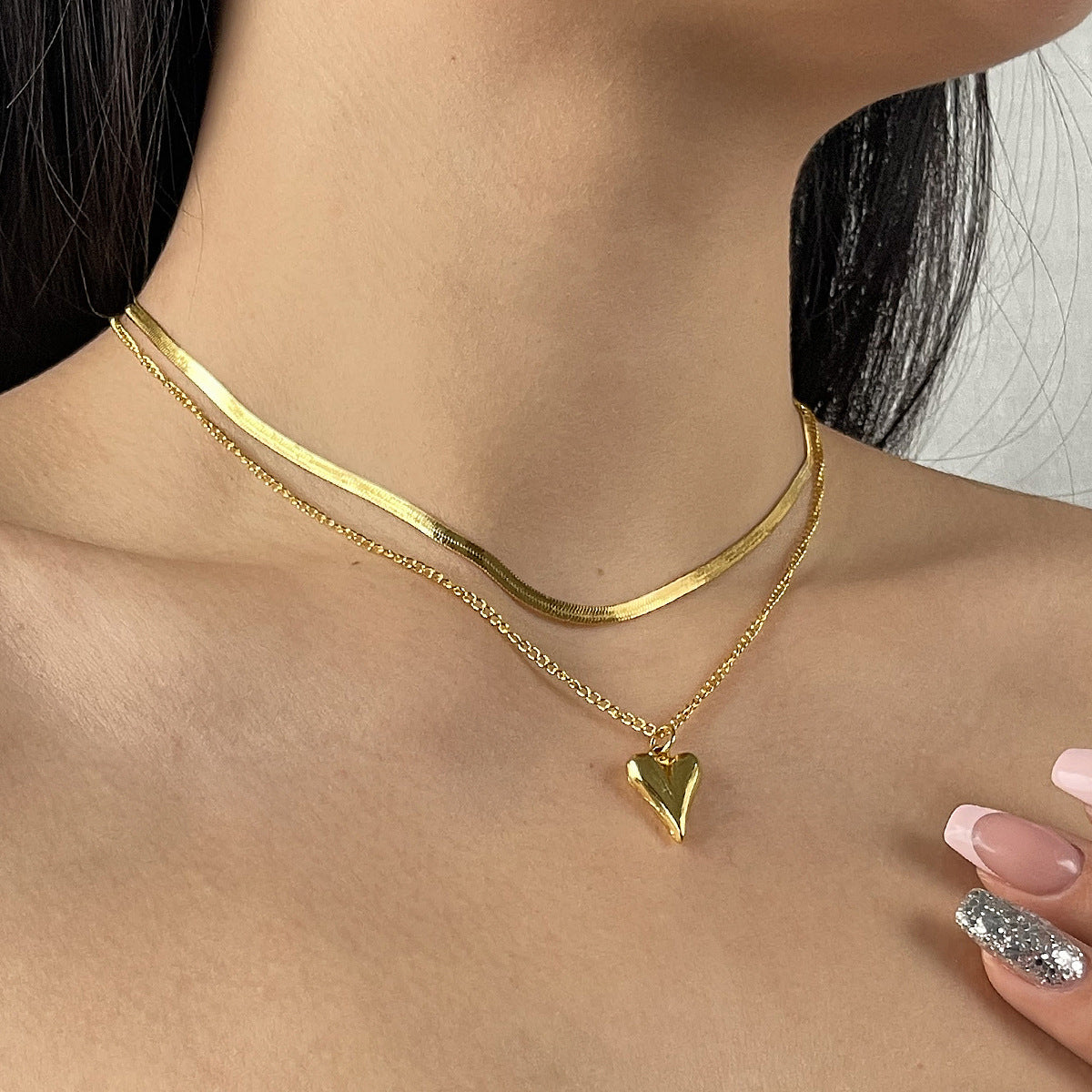 Collana con pendente in lega a forma di cuore, stile retrò minimalista, da donna, con finitura placcata e catena a serpente