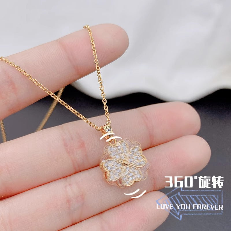 Collana con Pendente Girevole a Quadrifoglio in Acciaio al Titanio con Strass Micro-Pavé, Catena a O, Design Geometrico Minimalista Unisex