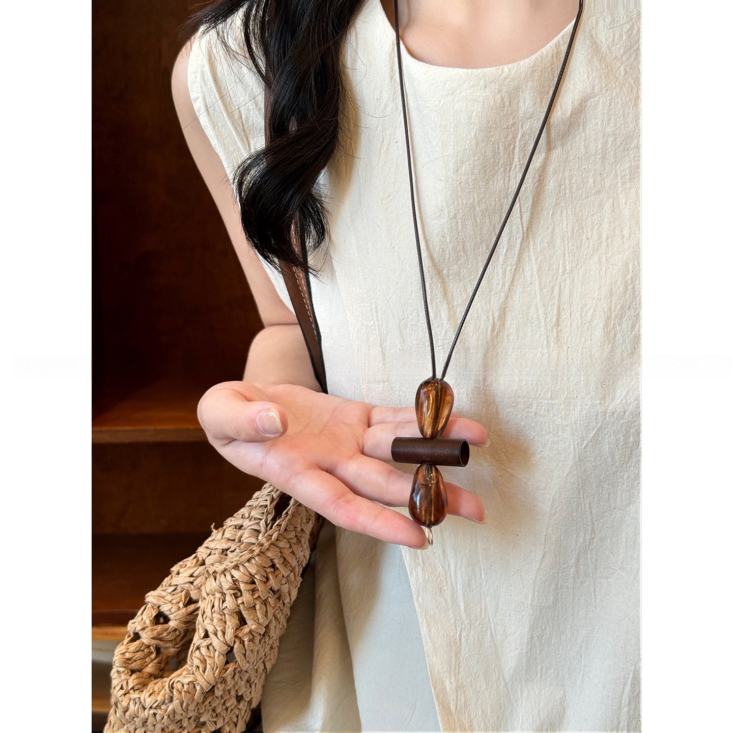 Collana con ciondolo geometrico in acrilico stile retrò da donna con charm in lega, fatta a mano, catena a strati alla moda minimalista