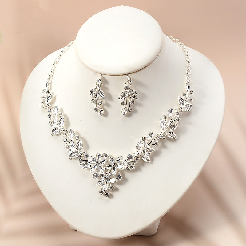 Elegante Set di Collana e Orecchini Placcati Floreali con Strass di Lusso da Donna Gioielli per Feste di Matrimonio
