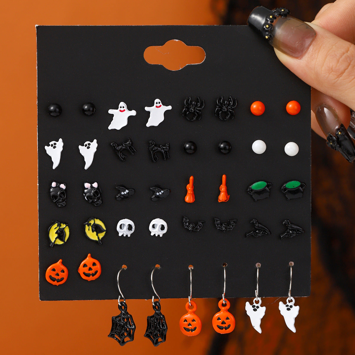 Juego de pendientes de tuerca de calabaza, fantasma y murciélago de Halloween estilo caricatura oscura en aleación con postes de acero inoxidable