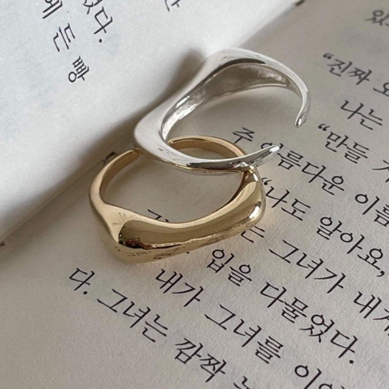Anello in argento sterling S925 con forma geometrica irregolare minimalista da donna con finitura lucida liscia