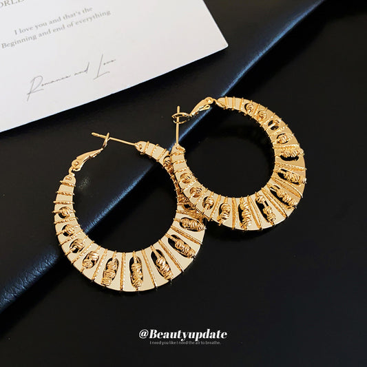 Orecchini a Cerchio da Donna Placcati Oro in Rame Stile Chic con Forma Geometrica, Gioielli Lussuosi Leggeri e di Carattere