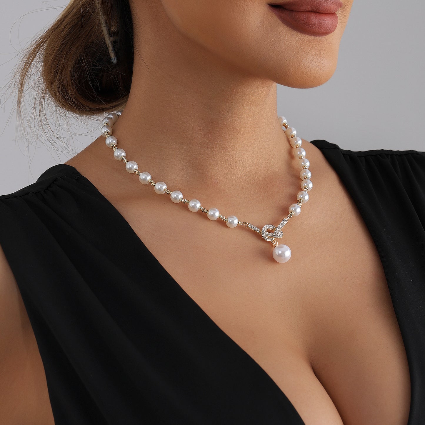 Vintage Geometric Rhinestone Pearl Bow Alloy Y-Necklace Plated