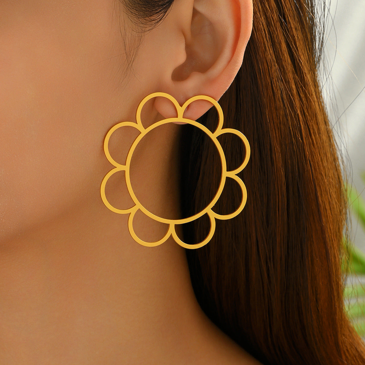 Punk Style Geometric Sunflower Hollow-Out Earrings for Women Made of Zinc Alloy with Plated Finish