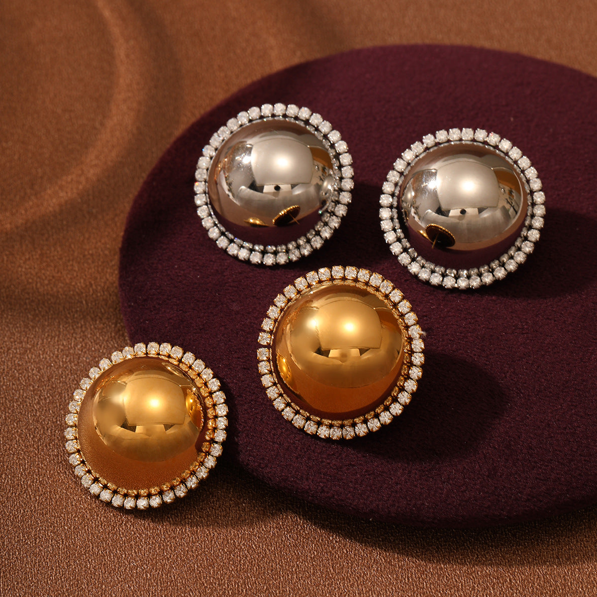 Orecchini a perno geometrici alla moda in acciaio inossidabile da donna con intarsio in zircone e placcatura in oro 18 carati