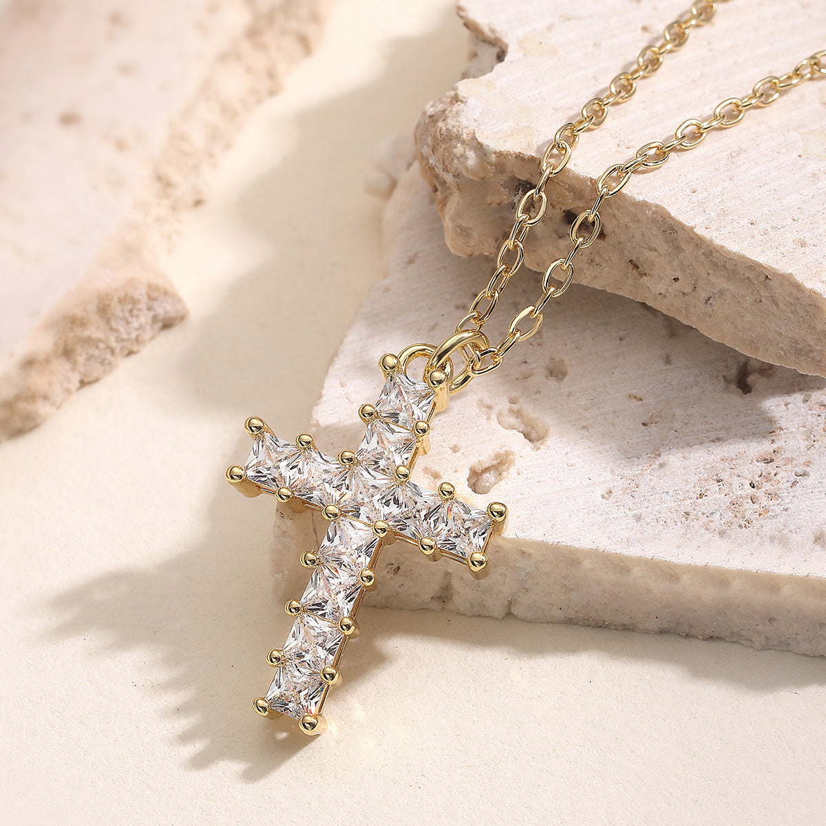 Minimalist Luxury 18K Gold Plated Brass Cubic Zirconia Cross Pendant Necklace for Women