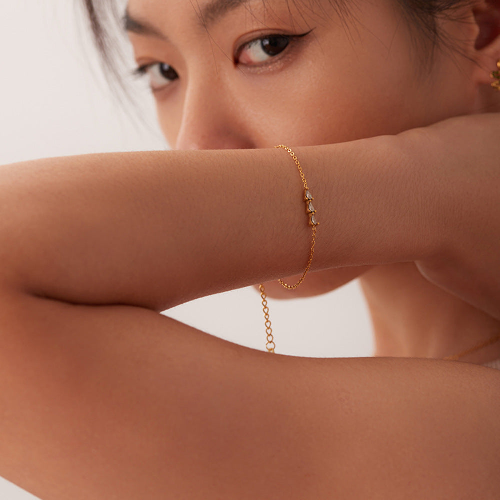 INS Style Geometric Stainless Steel Fine Chain Bracelet with 18K Gold Plated Drop Pendant and Cubic Zirconia Inlay for Women