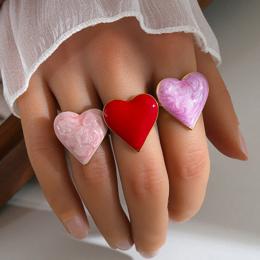 Anillo Ajustable de Acero de Titanio con Forma de Corazón Minimalista para Mujer con Acabado Chapado, Diseño Elegante y Versátil
