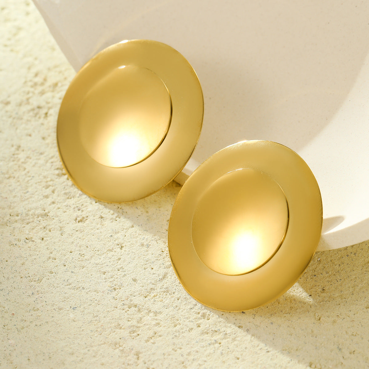 Orecchini a perno rotondi minimalisti alla moda in acciaio inossidabile placcati oro 18K da donna