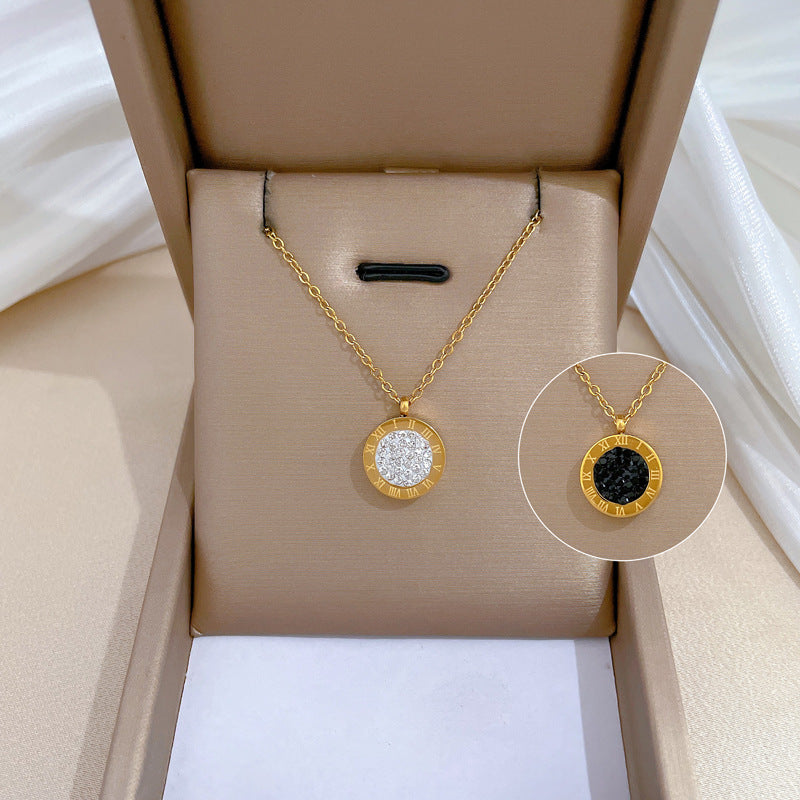 Collana con ciondolo geometrico a doppia faccia placcato oro in acciaio al titanio da donna con intarsio in strass e stile fresco e dolce
