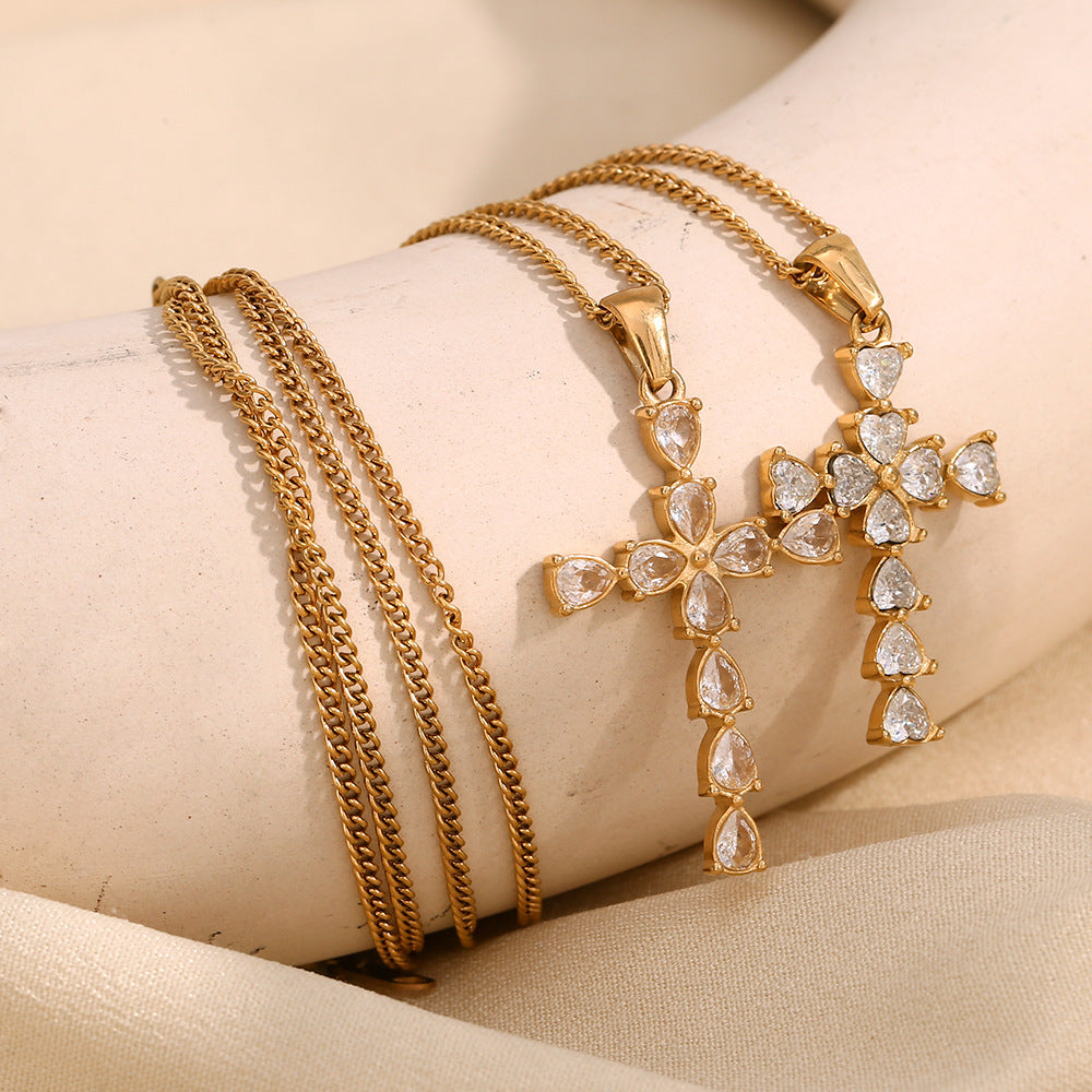 Elegante collar con colgante de cruz en forma de corazón en acero inoxidable con baño de oro de 18 quilates para mujer