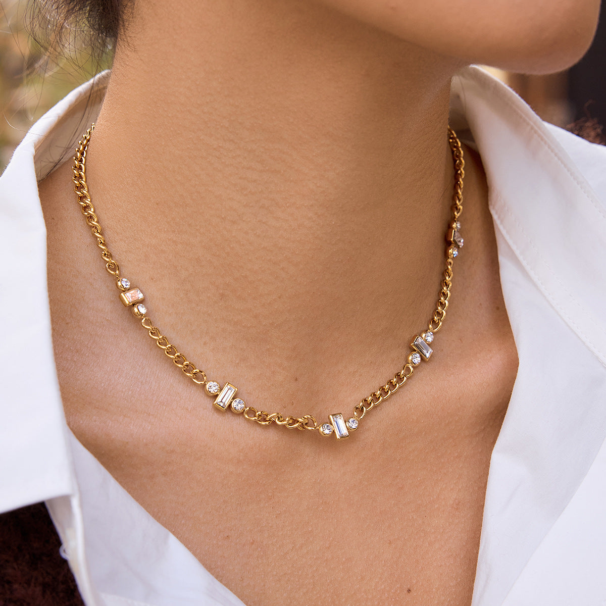 Collana da donna in acciaio inossidabile geometrica minimalista con placcatura in oro PVD, catena sottile per clavicola