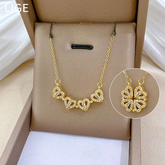 Collar con colgante de corazón y trébol de cuatro hojas estilo dibujo animado en acero titanio con incrustaciones completas de diamantes de imitación para mujer y hombre