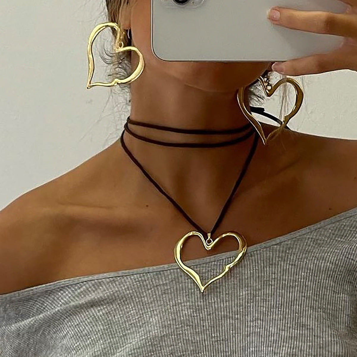 Sweet and Edgy Heart-Shaped Alloy Necklace with Plated Finish Adjustable Velvet Wax Cord