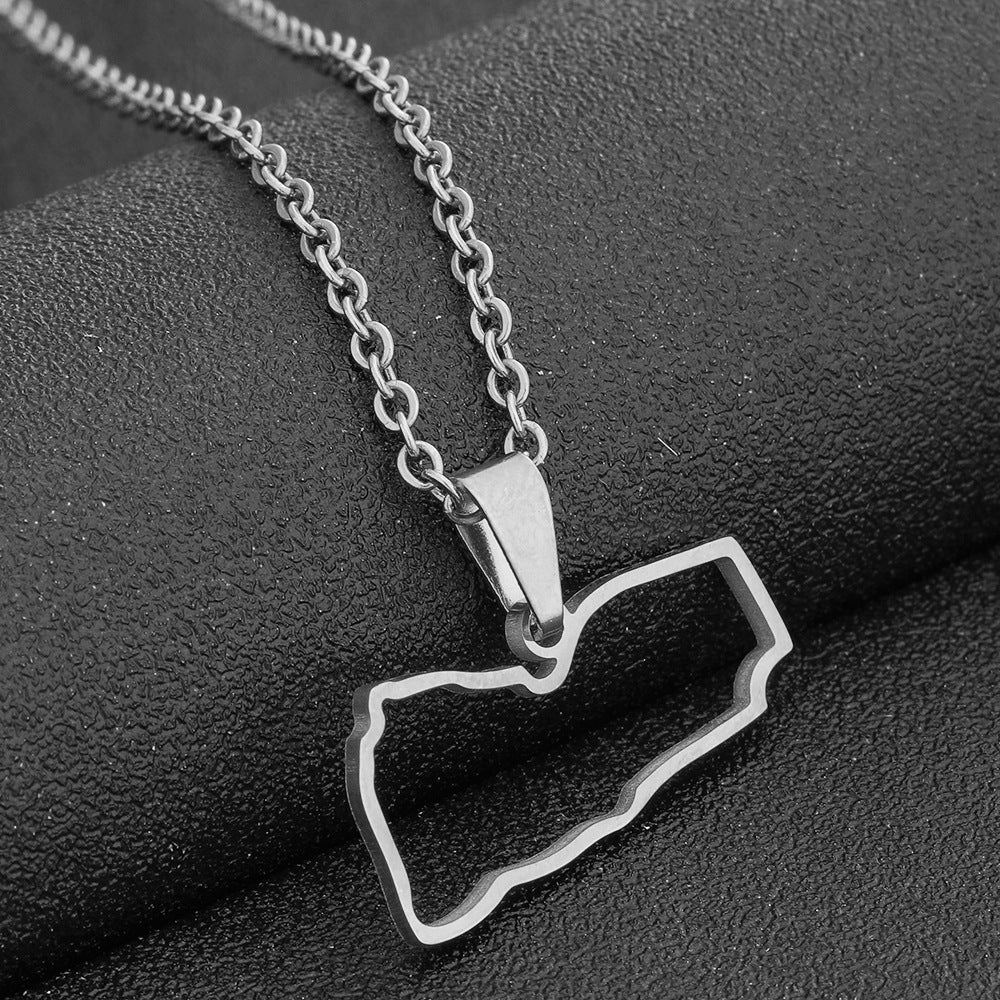 Collana Minimalista Geometrica con Ciondolo in Acciaio Inossidabile con Charm in Acciaio al Titanio e Finitura Placcata per Uomo e Donna Stile Casual