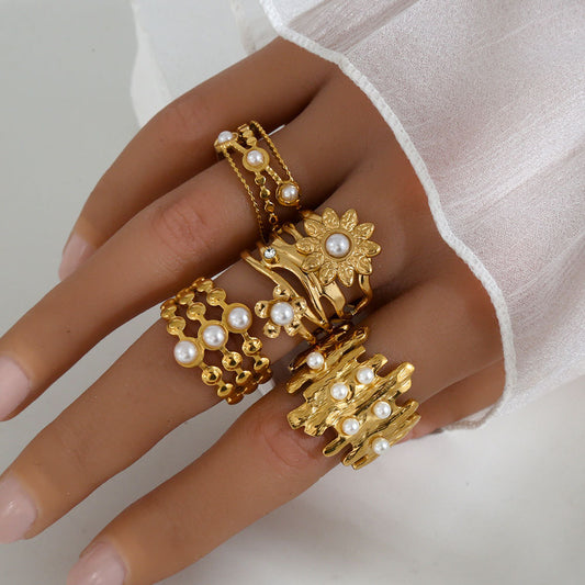 Anillo abierto ajustable de acero inoxidable con diseño geométrico minimalista para mujer, con incrustaciones de perlas y acabado chapado