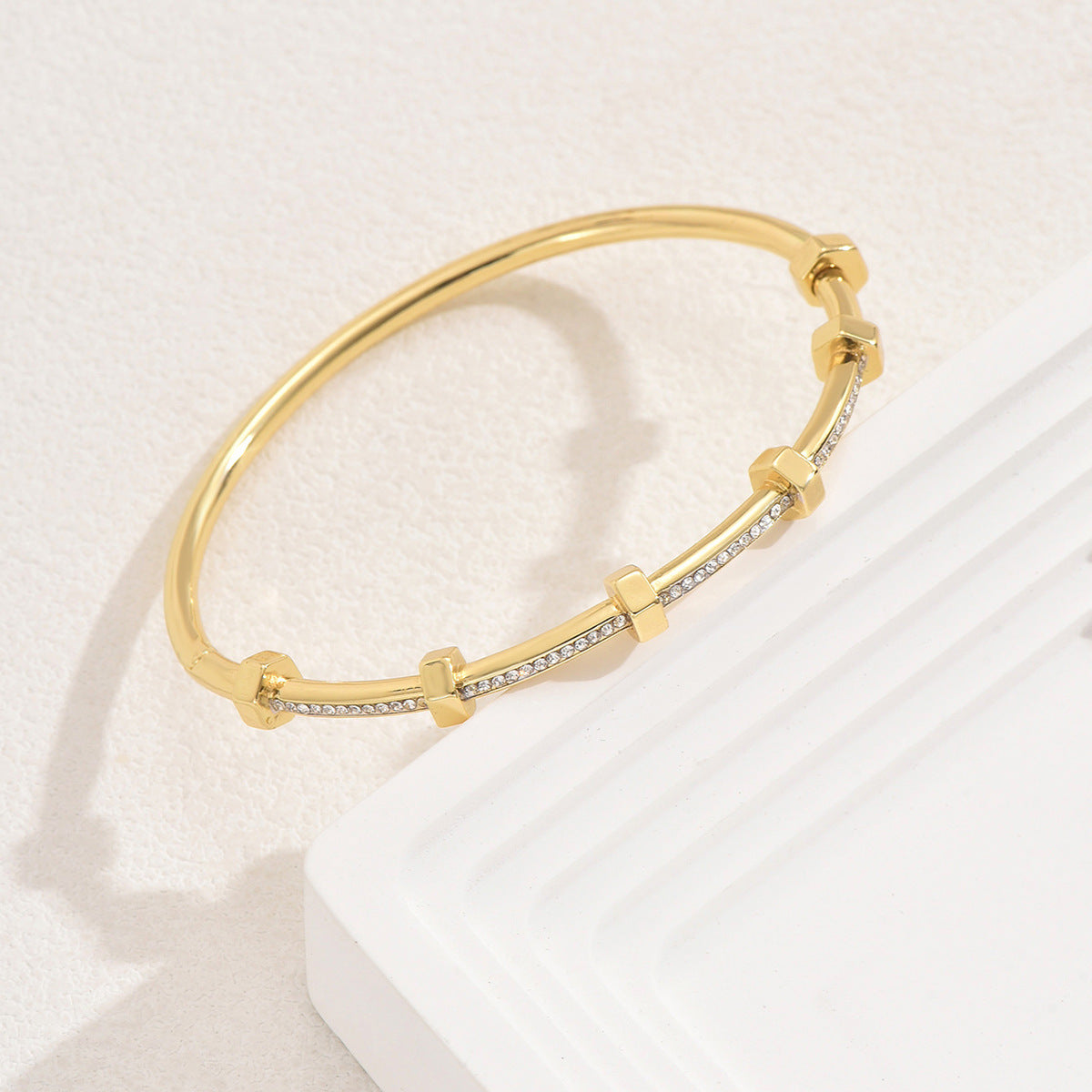 Pulsera de Cobre Geométrica Dulce y Fresca Minimalista con Incrustaciones de Circones para Mujer
