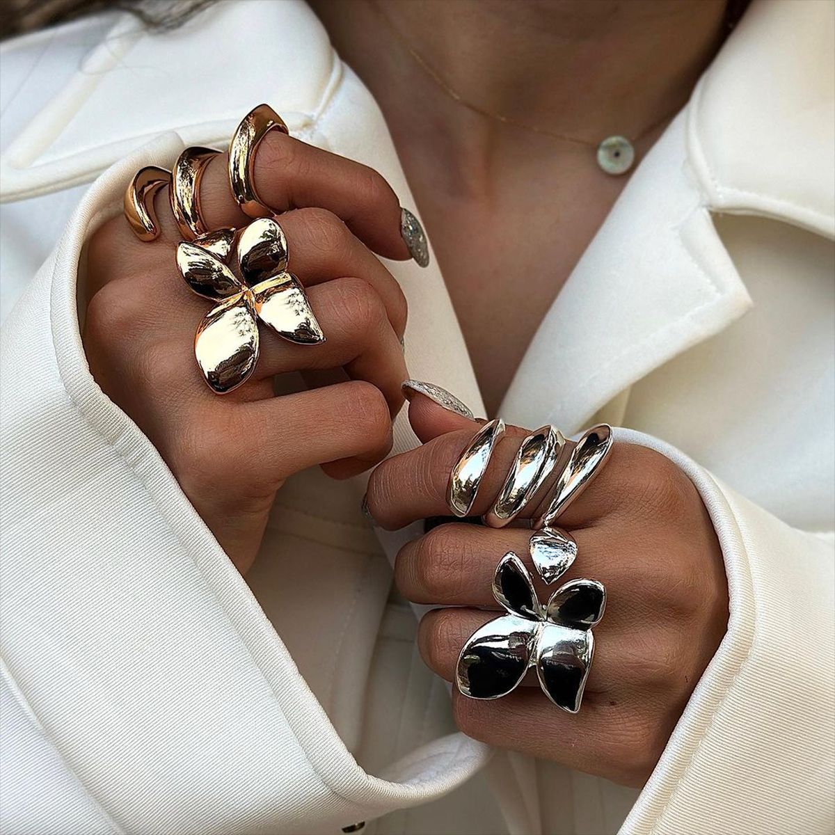 Moda Unisex Anello in acciaio inossidabile placcato oro 18 carati a tre strati con design irregolare