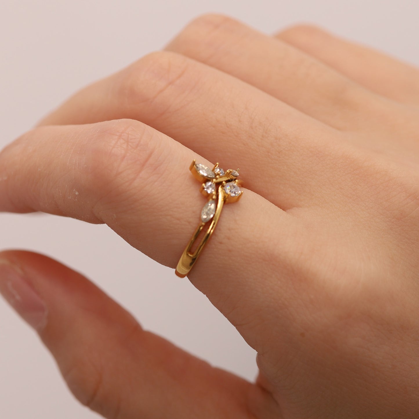 INS-Inspired Irregular Geometric Stainless Steel Ring with 18K Gold Plating and White Cubic Zirconia Inlay for Women