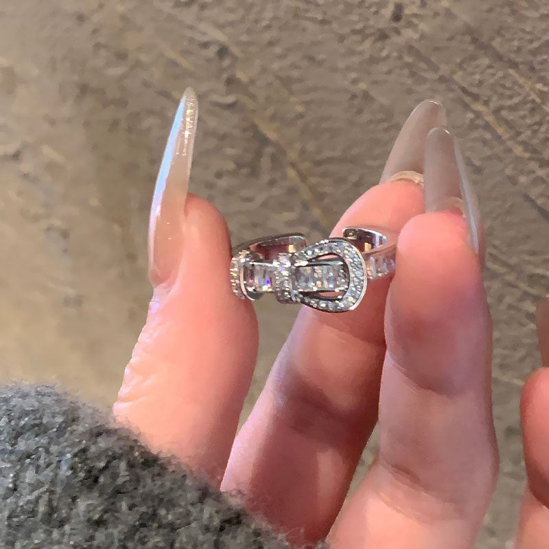 Anello elegante e geometrico ispirato alle perle con intarsio in zircone da donna, anello minimalista alla moda da dito indice, gioielli di lusso per le mani