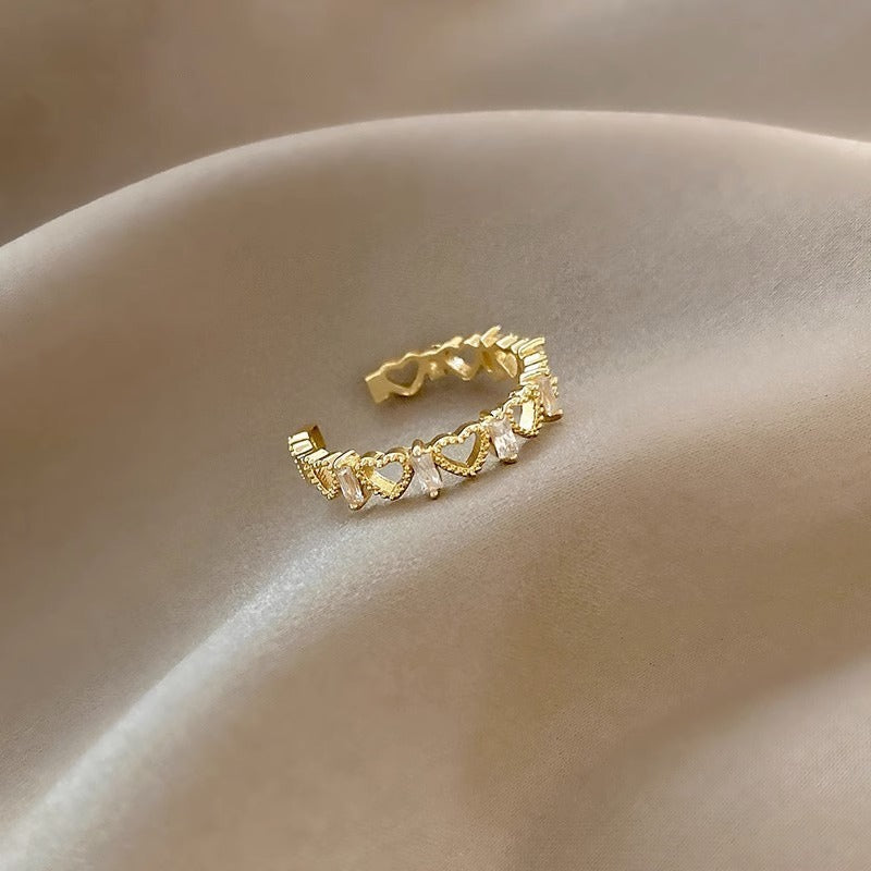 Anello minimalista a forma di cuore in rame con finitura placcata per donna, anello regolabile a fascia aperta
