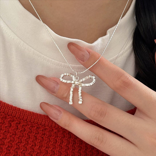 Collar Minimalista con Lazo en Plata de Ley con Incrustaciones de Diamantes de Imitación, Cadena de Serpiente, Patrón Floral de Tulipán, Estilo Fresco y Dulce